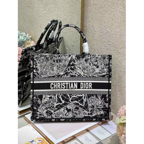 Чанта за книги DIOR с бродерия в черно и бяло с глобус M1286ZR