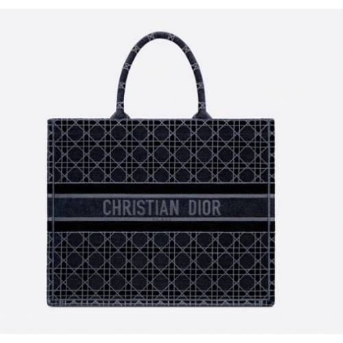 Чанта за книги DIOR от синьо кадифе с бродерия Cannage M1286Z