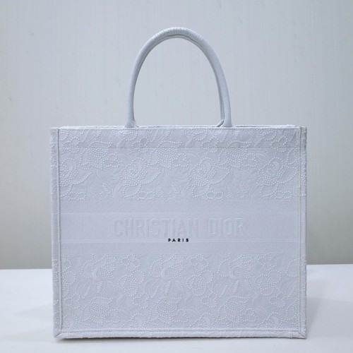 Чанта DIOR BOOK TOTE с бродерия C1286-33 бяла