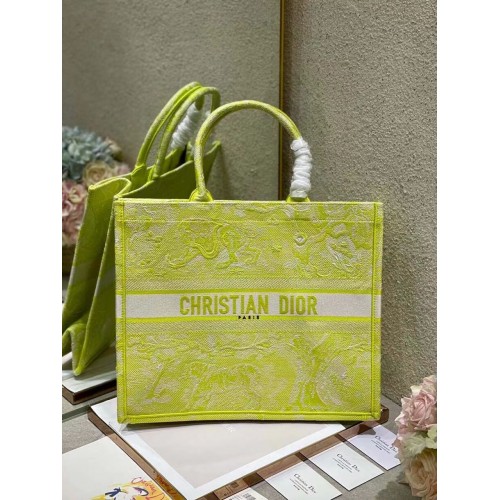 DIOR BOOK TOTE Lime Toile de Jouy обратна бродерия M1286ZR