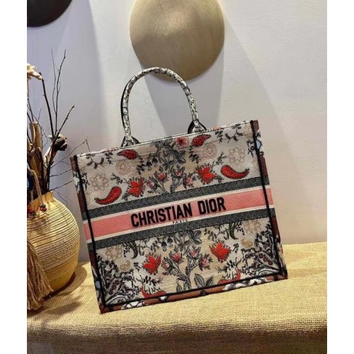 Чанта за книги DIOR с многоцветна бродерия M1286ZR