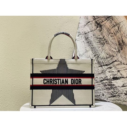 Чанта DIOR BOOK TOTE с многоцветна бродерия M1296ZR-22