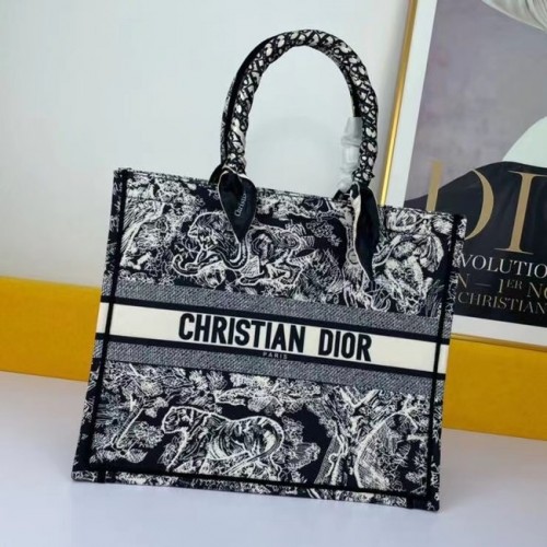 Чанта за книги DIOR с многоцветна бродерия M1297ZR
