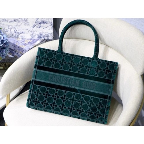 DIOR BOOK TOTE зелен Cannage Бродирано кадифе M1287Z