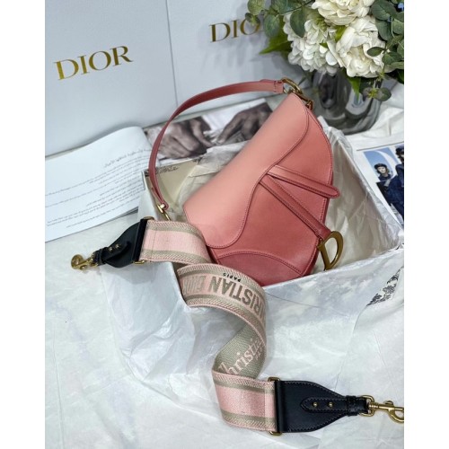 Чанта през седло DIOR Gradient Calfskin M0446C Розова с презрамка