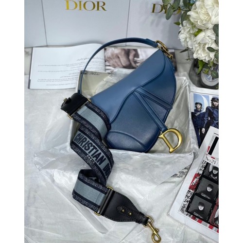 Чанта през седло DIOR, градиентна телешка кожа M0446C, синя и презрамка