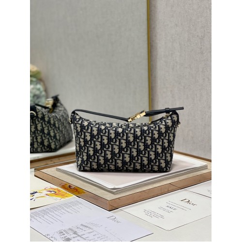 Малка чанта DIOR BOBBY, бродерия S5554, тъмносиня