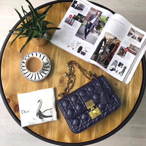 ЧАНТА С КАПАК DIORADDICT ОТ СИНЯ АГНЕШКА КОЖА M5818