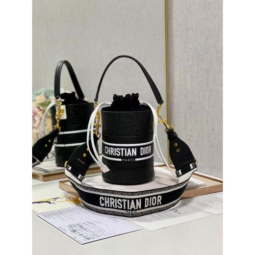 Чанта Dior Bubble Maple Leaf Embossing Calfskin Bucket C9300 черна