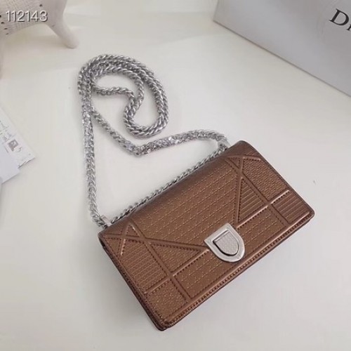 Кожена чанта Dior DIORAMA от верижка S0328 бронз