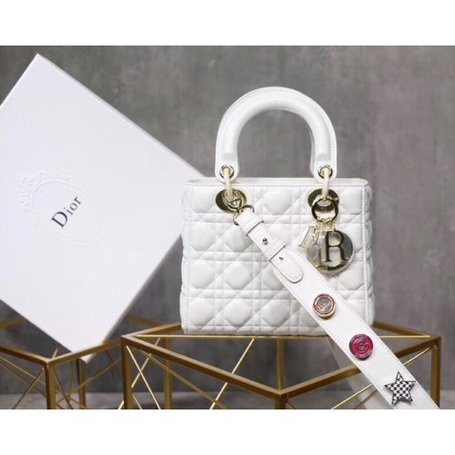Оригинална чанта Dior Lucky Badges от овча кожа A88035 бяла