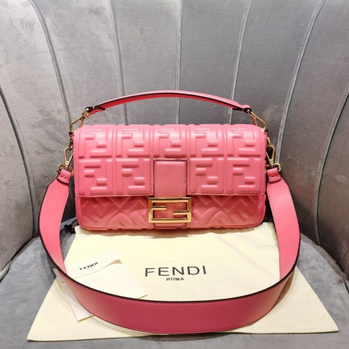 Чанта за рамо FENDI BAGUETTE 8BS017 розова