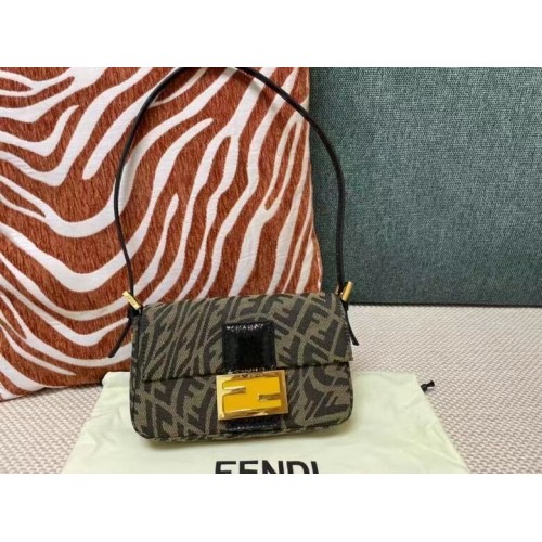 Чанта от плат FENDI BAGUETTE FM0872 Кафява