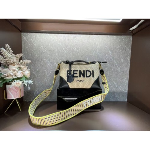 Чанта от плетена слама FENDI F6535 черна