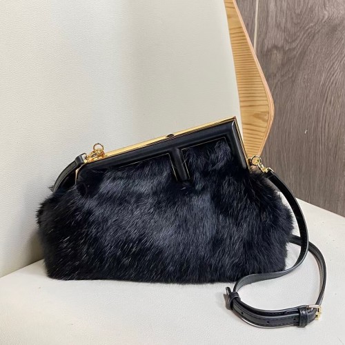 Чанта FENDI FIRST SMALL от норка 8BP129A черна