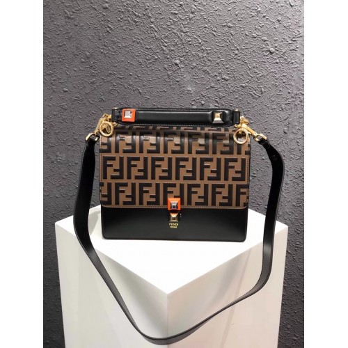Кожена чанта FENDI Kan I 13137
