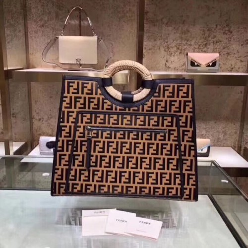 Оригинална кожена чанта FENDI Kan I 23589