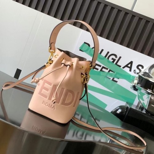 Кожена мини чанта FENDI Mon Tresor 8BS010AC розова