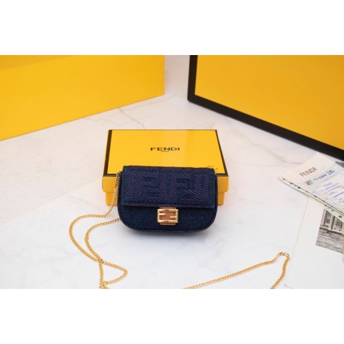 Чанта от платнена напа FENDI NANO BAGUETTE CHARM 7AR844 черна
