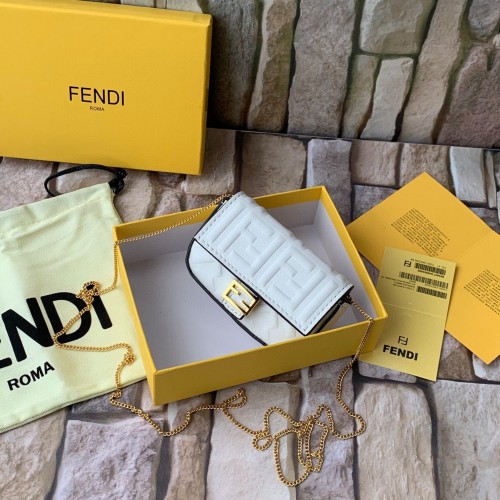 Чанта FENDI NANO BAGUETTE CHARM от кожа напа 7AR844 бяла
