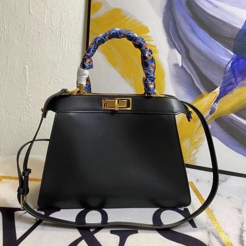 Чанта FENDI PEEKABOO ICONIC MEDIUM черна кожена F6946