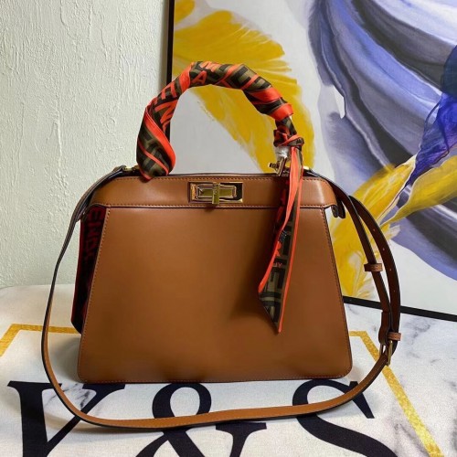Чанта от естествена кожа FENDI PEKABOO ICONIC, средно кафява, F6946