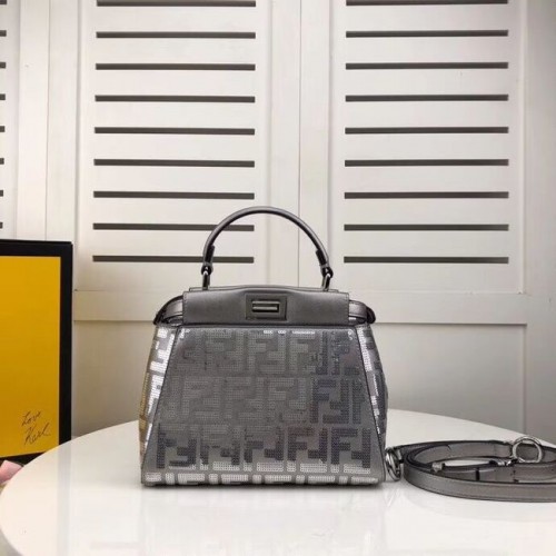 Кожена чанта FENDI PEEKABOO ICONIC F0335 Сребриста