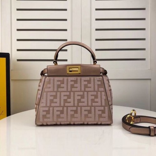 Кожена чанта FENDI PEEKABOO ICONIC F0335 розова