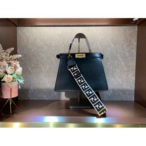 Чанта FENDI PEEKABOO ISEEU MEDIUM от естествена кожа 8BN321A6 черна