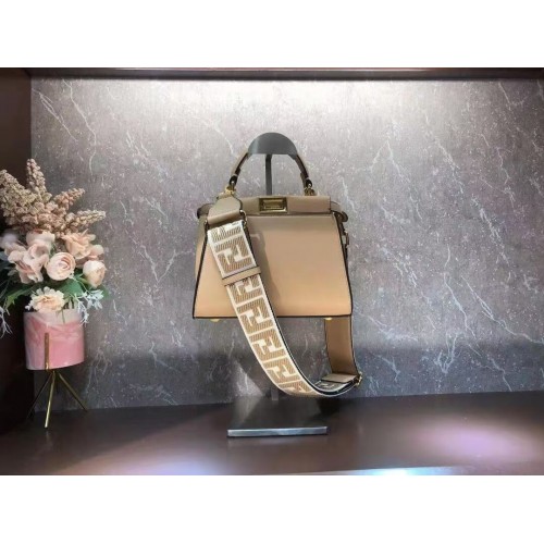 Малка кожена чанта FENDI PEEKABOO ISEEU F1615 цвят кайсия