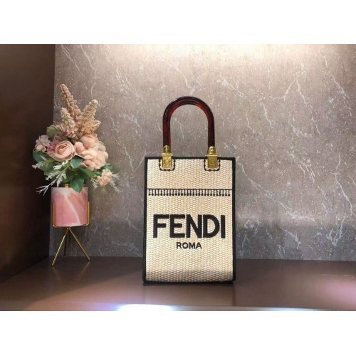 Чанта FENDI SUNSHINE SHOPPER от плетена слама, среден размер F1620, бежова