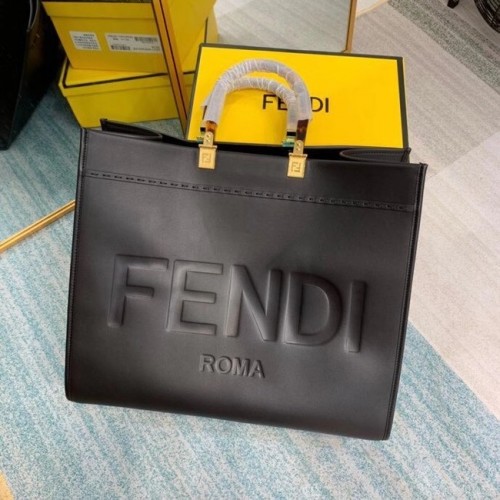 Голяма черна кожена чанта за пазаруване FENDI SUNSHINE 8BH387A