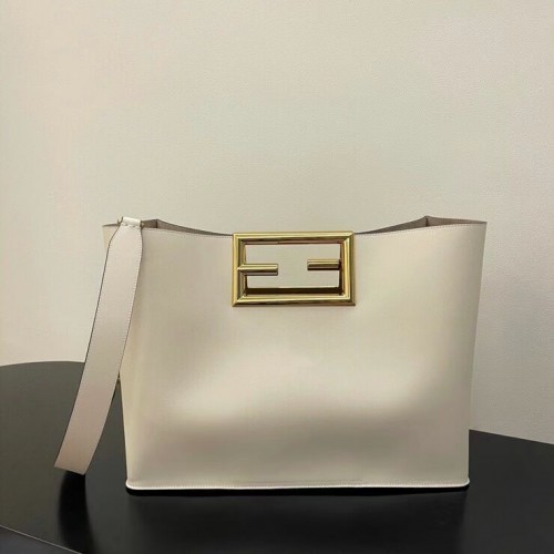 FENDI WAY MEDIUM Бяла кожена чанта 8BH391AAI