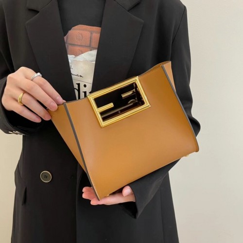 Малка кожена чанта FENDI WAY 5FB6846 кафява