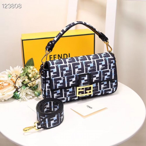 Чанта от плат FENDI 8BR600 черна