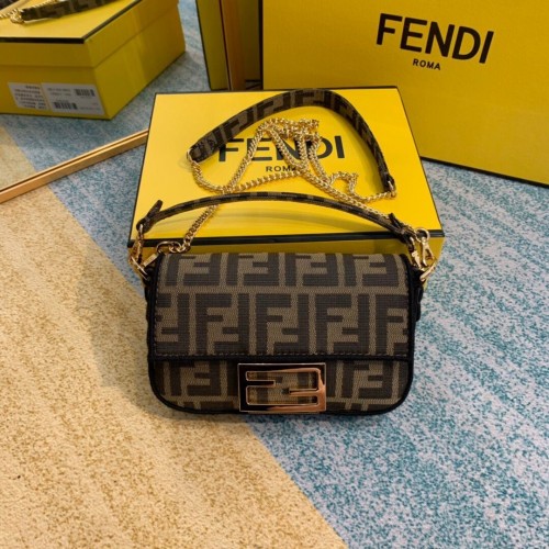Чанта от плат FENDI 8BR600 кафява