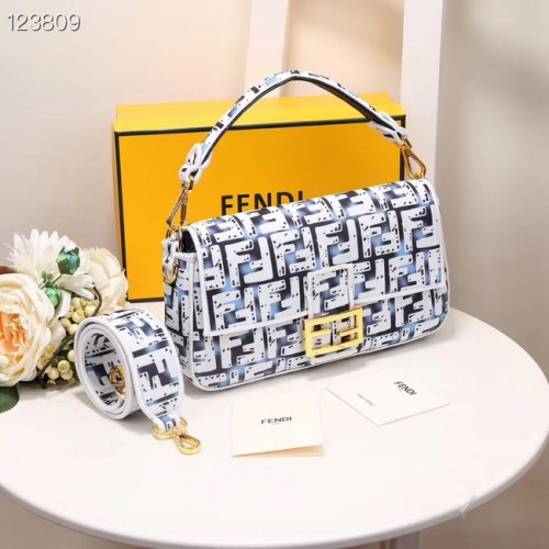Чанта от плат FENDI 8BR600 бяла