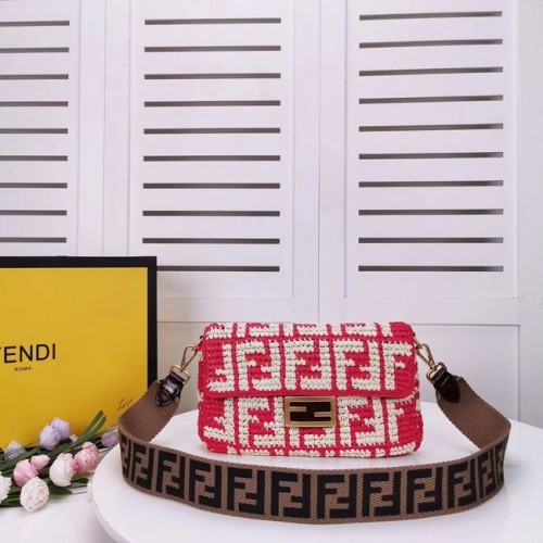 Чанта от плат FENDI F0904 червена