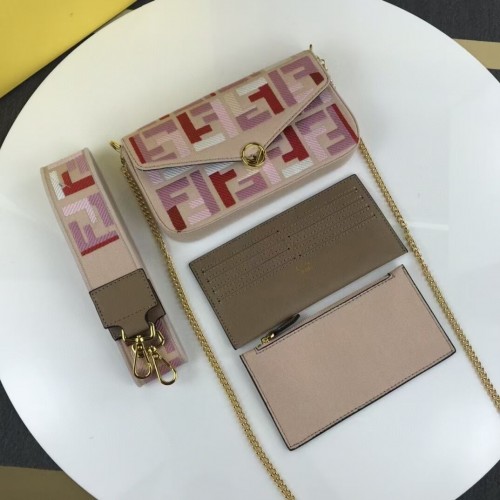 Чанта от плат FENDI F1230 розова