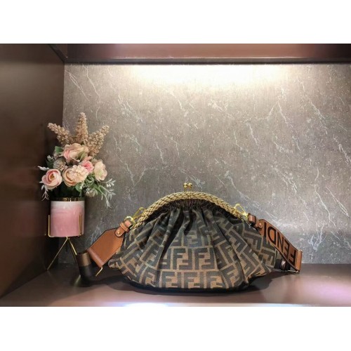 Чанта от плат FENDI F7641 Кафява