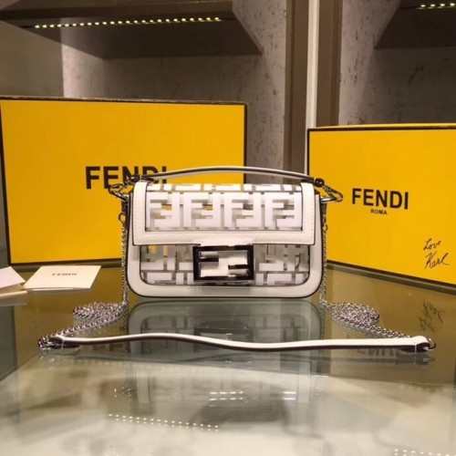 Чанта тип „тоут“ Fendi BAGUETTE MINI от PU 8BS017 бяла