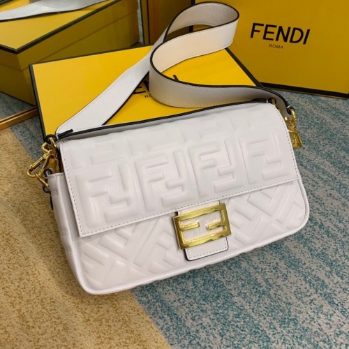 Чанта за рамо Fendi BAGUETTE 8BR600 бяла