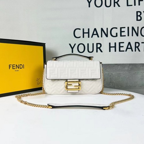 Чанта от кожа напа Fendi Baguette Beige F0881 Beige