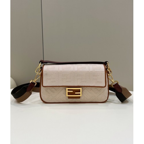 Чанта от плат Fendi Baguette Chain FF 8BR600A Бежова