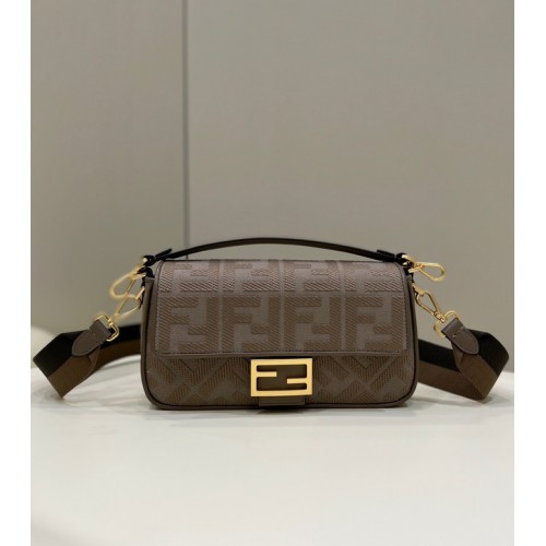 Чанта от плат Fendi Baguette Chain FF 8BR600A сива