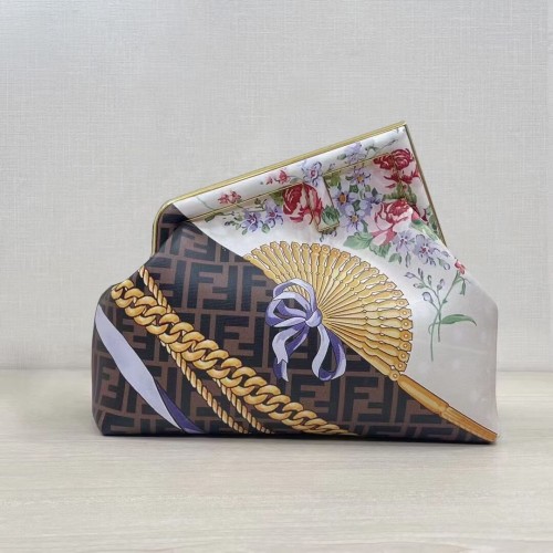 Fendi First Medium Fendace Бяла копринена чанта с щампа 8BP127A кафява