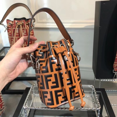 Чанта Fendi KAN I LOGO F0835 кафява