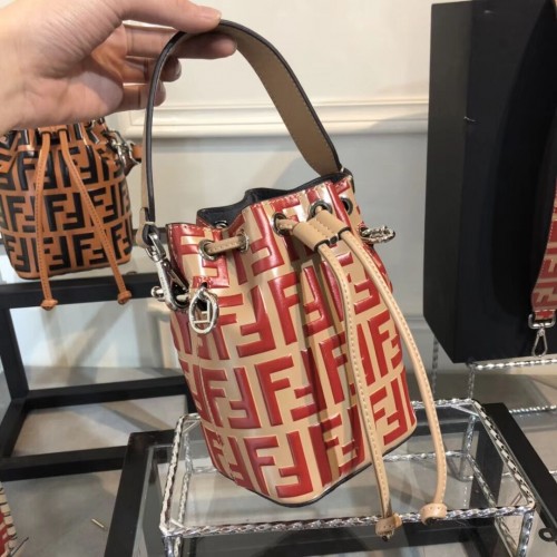 Дамска чанта Fendi KAN I LOGO F0835 червена