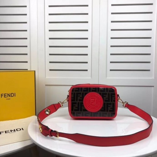 Чанта за мини фотоапарат Fendi MINI CAMERA Multicolor 8BF097 червена