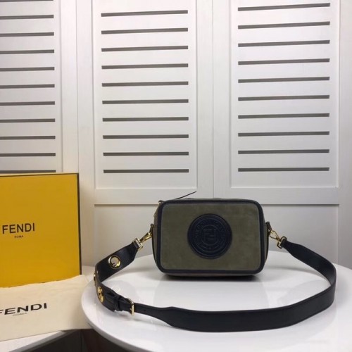 Чанта Fendi MINI CAMERA 8BS019A от велур, зелена